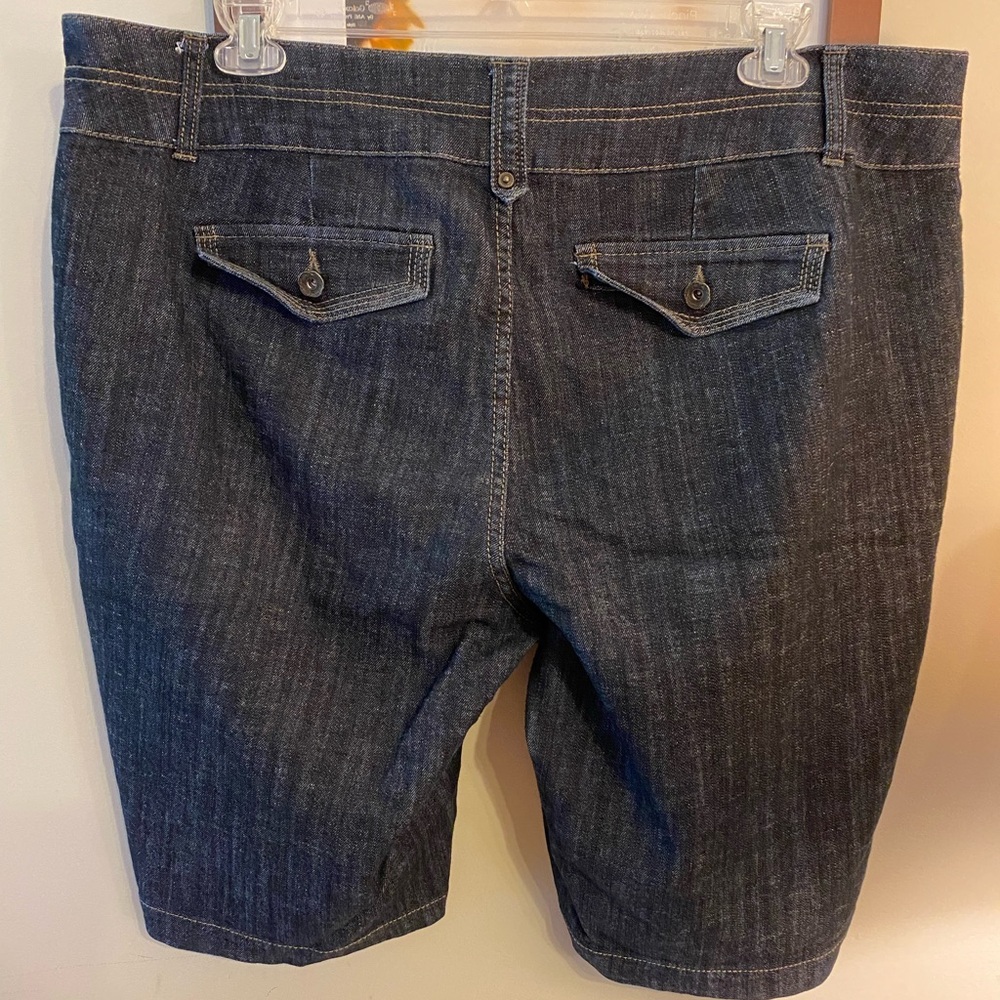 One5One Dark Wash Jean Shorts EUC - Picture 2 of 4